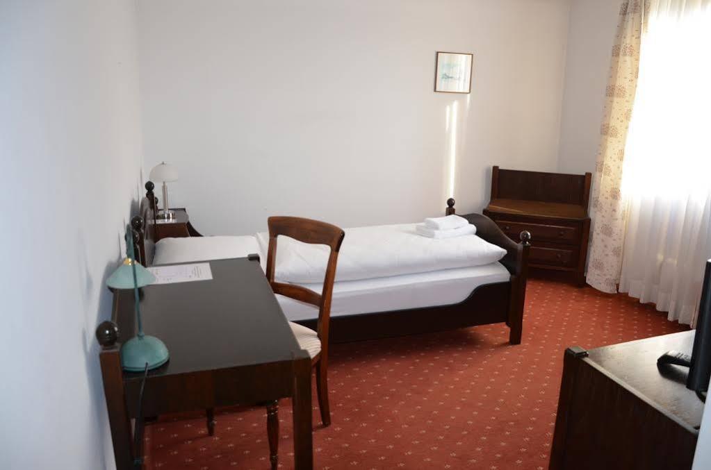 Hotel Zur Traube Moglingen Eksteriør billede