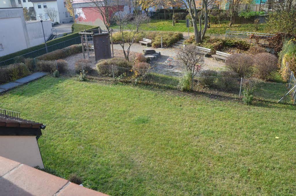 Hotel Zur Traube Moglingen Eksteriør billede