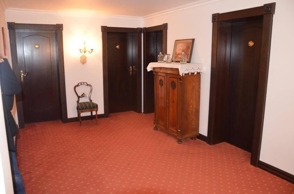 Hotel Zur Traube Moglingen Eksteriør billede