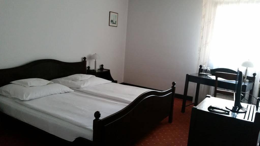 Hotel Zur Traube Moglingen Eksteriør billede