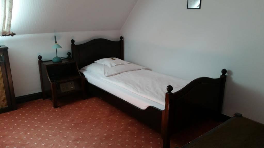 Hotel Zur Traube Moglingen Eksteriør billede