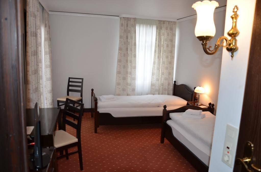 Hotel Zur Traube Moglingen Eksteriør billede